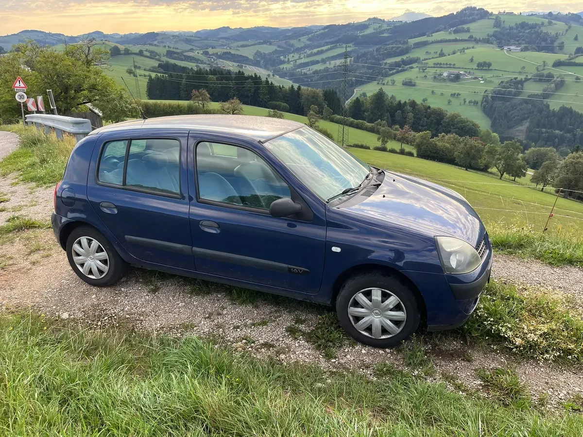 Renault Clio 2003 photo 2