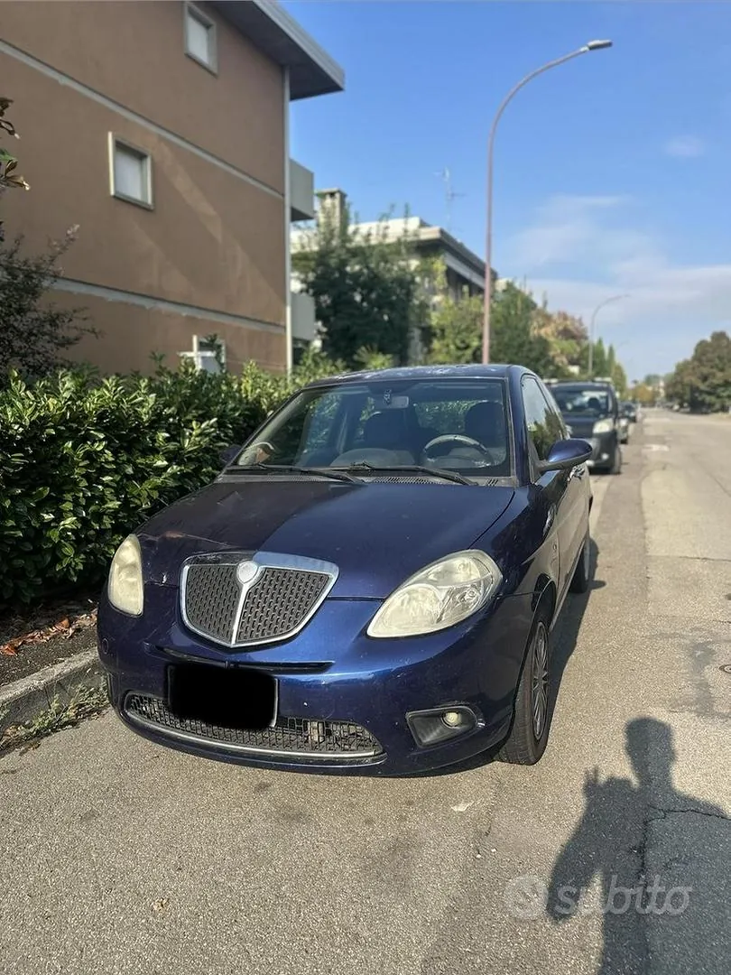 Lancia Ypsilon