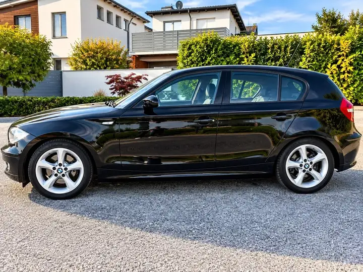 BMW 1 Series 2012 photo 2
