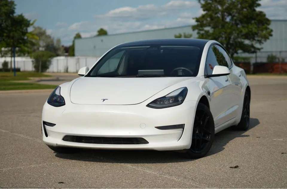Tesla Model 3 2021 photo 2