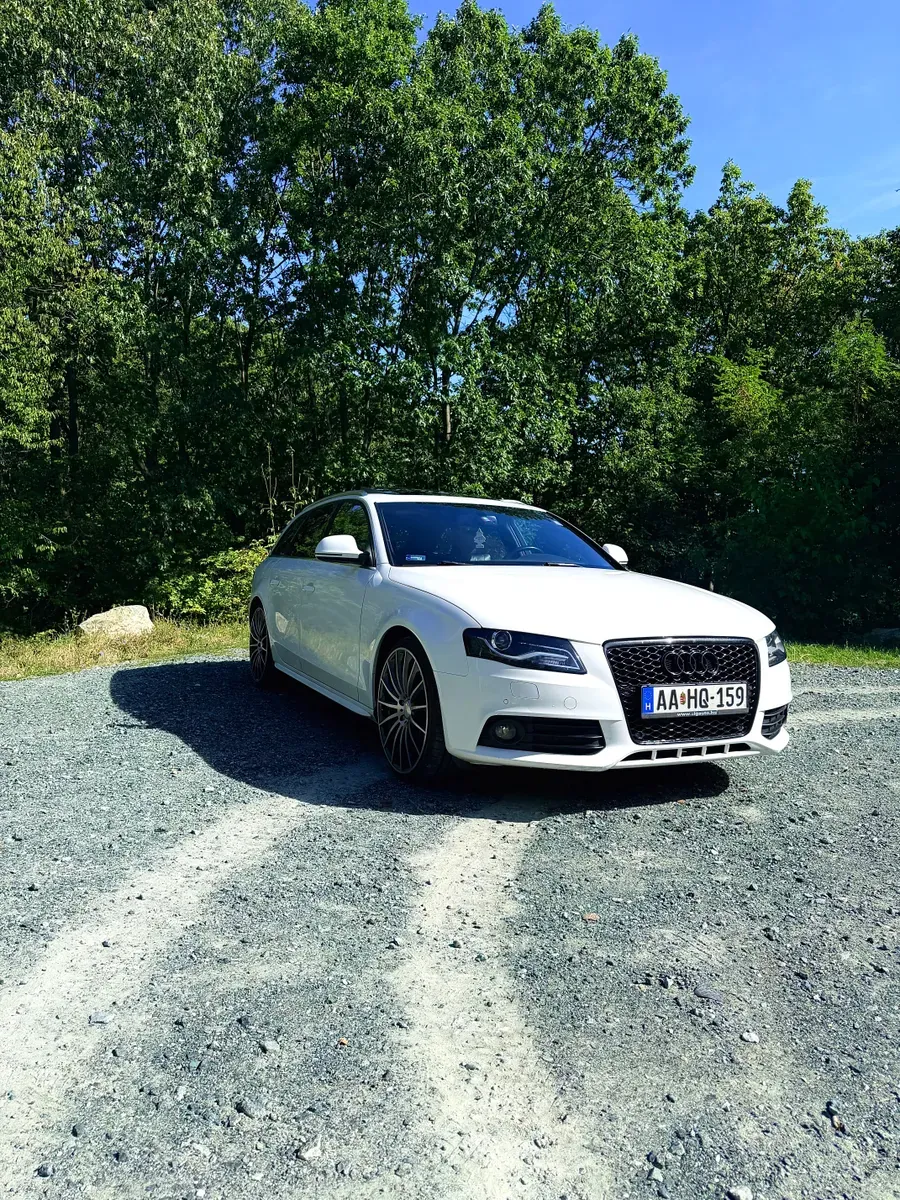 Audi A4 2009 photo 2