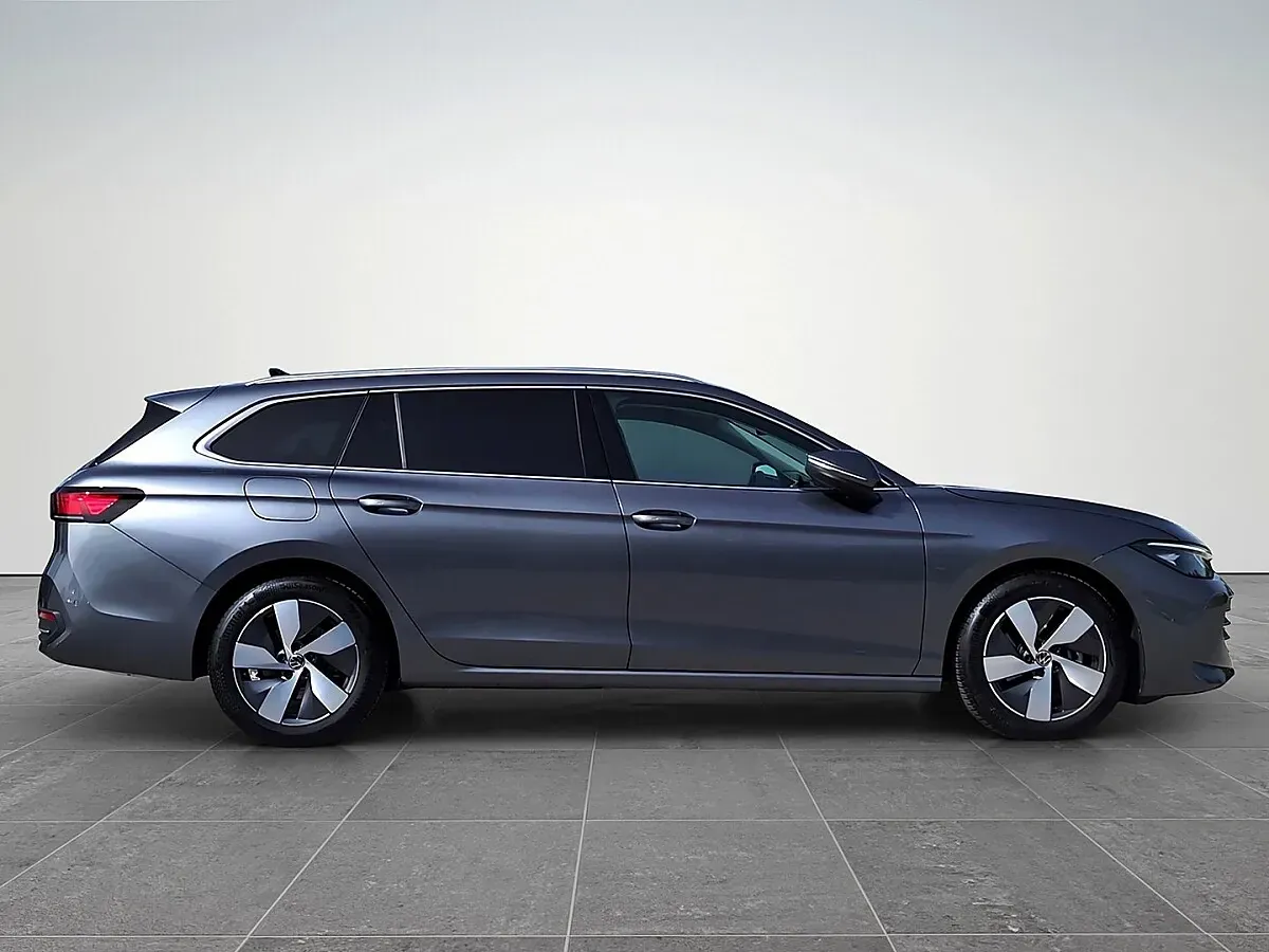 Volkswagen Passat 2025 photo 2