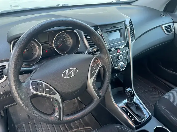 Hyundai Elantra 2017 photo 4