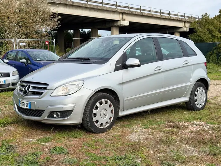 Mercedes-Benz B