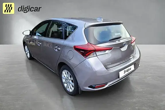 Toyota Auris 2015 photo 4