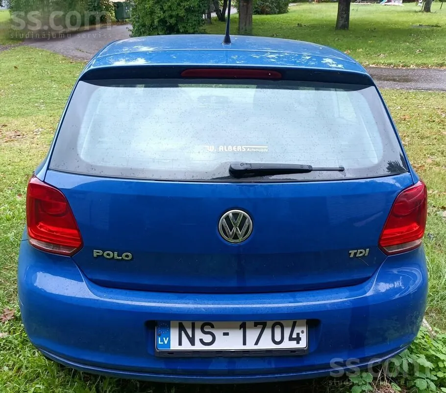 Volkswagen Polo 2011 photo 2