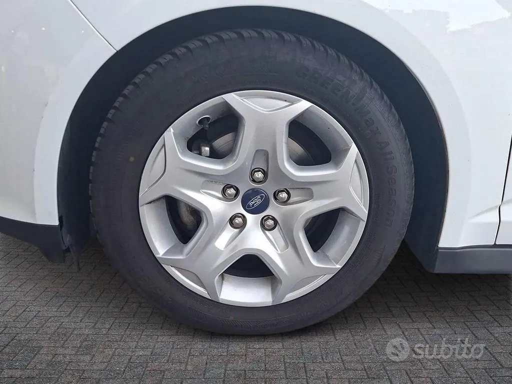 Ford C-Max 2015 photo 5