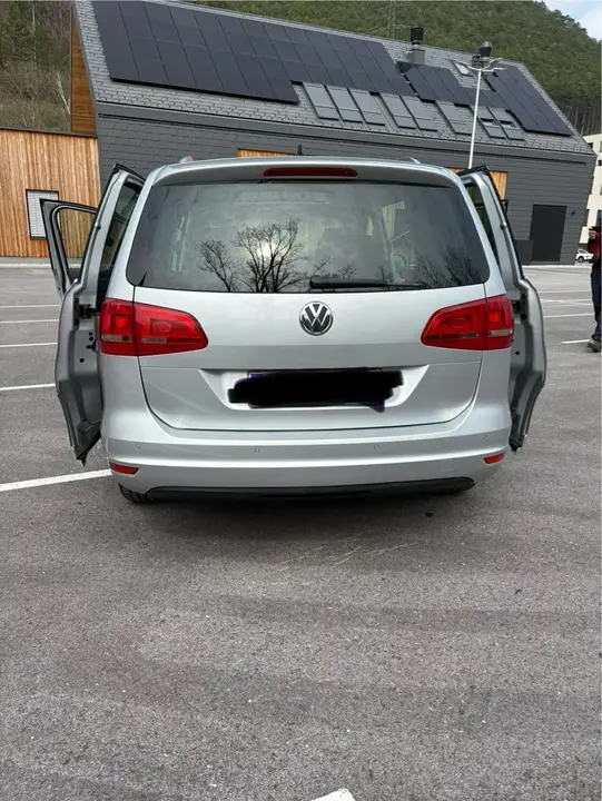 Volkswagen Sharan 2012 photo 2