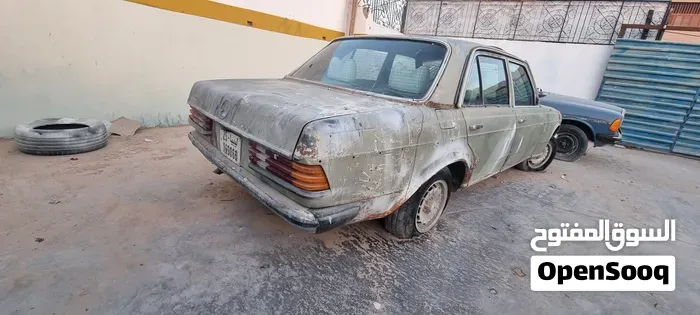 Mercedes-Benz E-Class 1984 photo 2