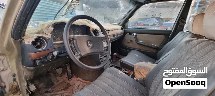 Mercedes-Benz E-Class 1984 photo 3