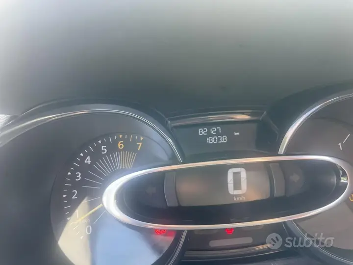 Renault Clio 2015 photo 2