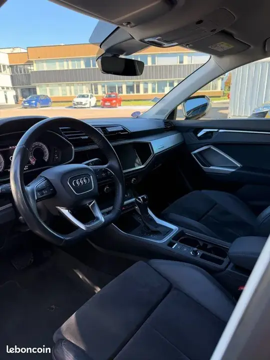 Audi Q3 2020 photo 2