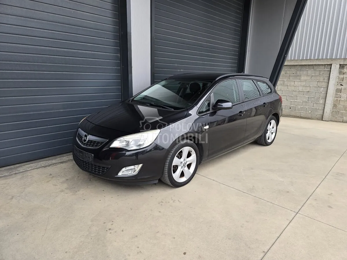 Opel Astra J