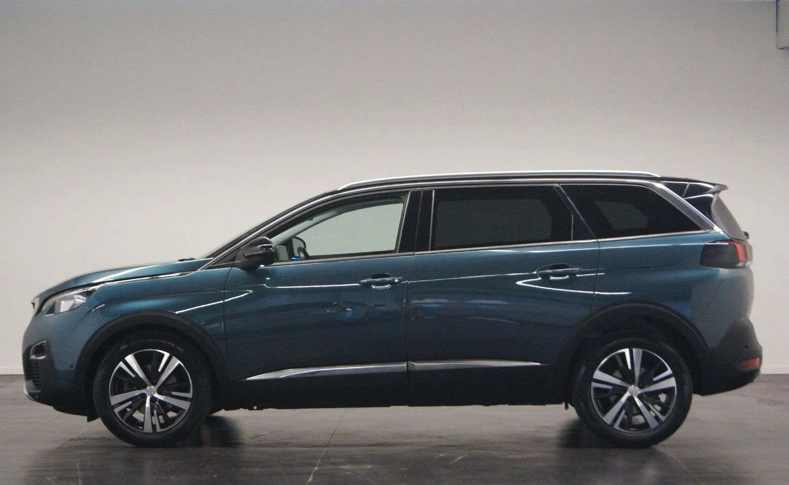 Peugeot 5008 2017 photo 3