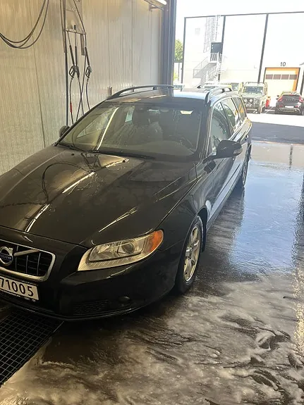 Volvo V70 2011 photo 2