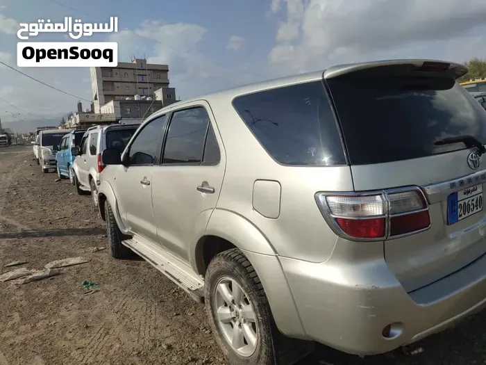 Toyota Fortuner 2010 photo 4