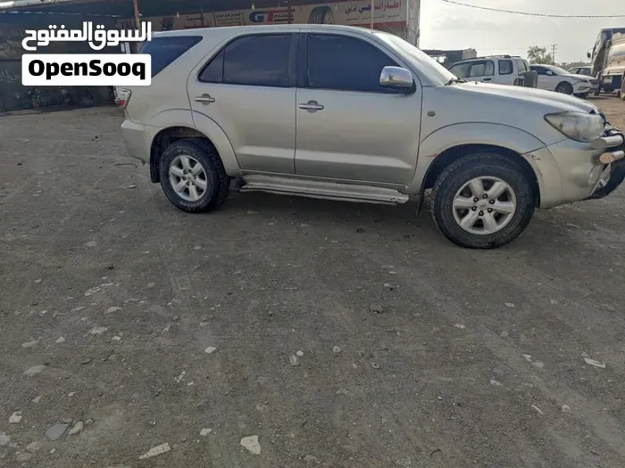 Toyota Fortuner 2010 photo 3