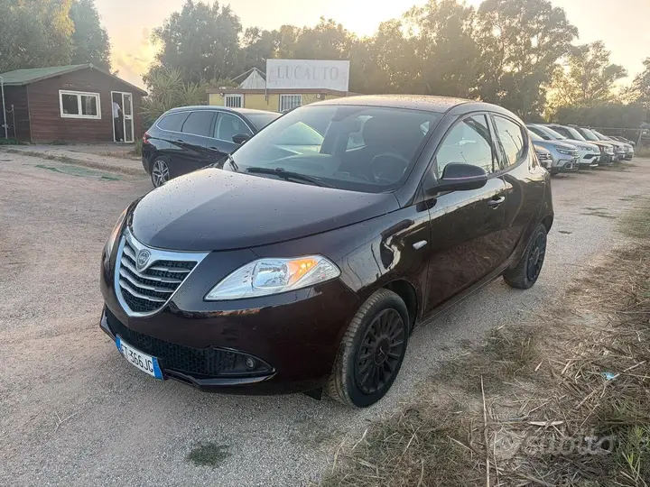Lancia Ypsilon