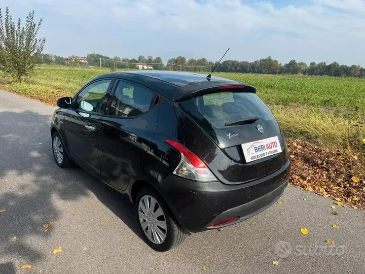 Lancia Ypsilon 2012 photo 4
