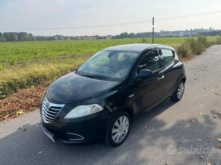 Lancia Ypsilon 2012 photo 2