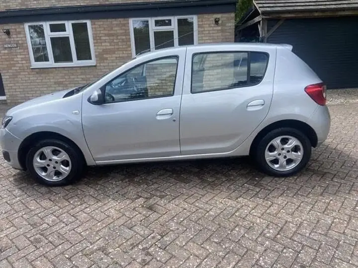 Dacia Sandero 2014 photo 2