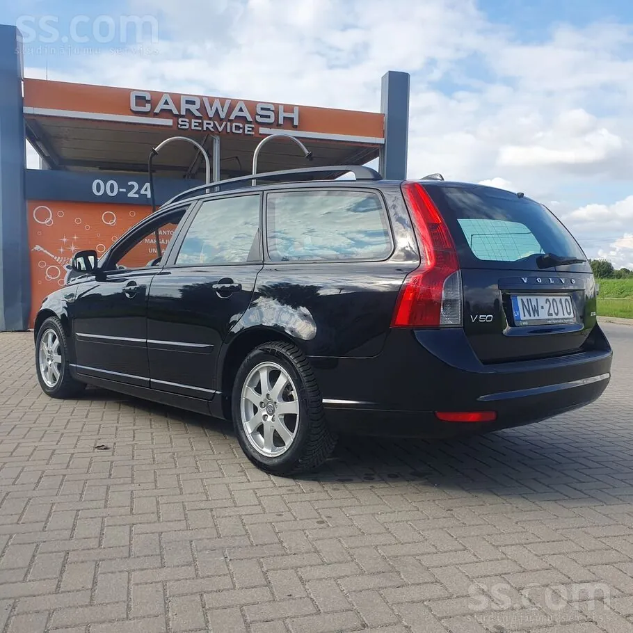 Volvo V50 2009 photo 2
