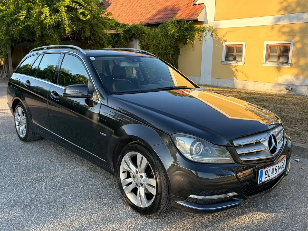 Mercedes-Benz C-Class 2012 photo 3