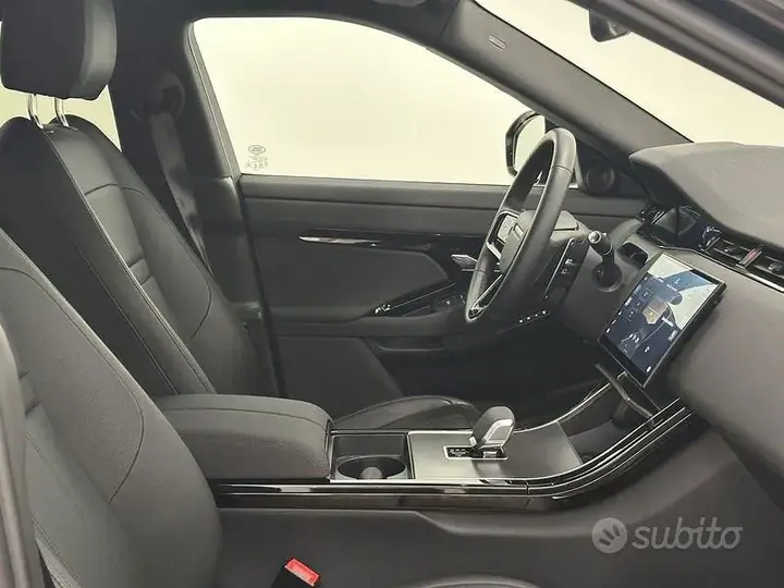 Land Rover Evoque 2025 photo 3