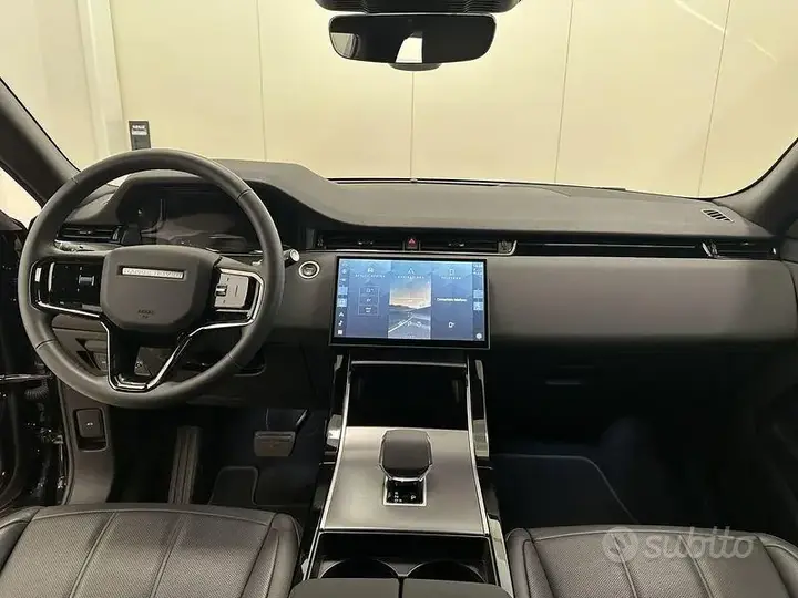 Land Rover Evoque 2025 photo 4