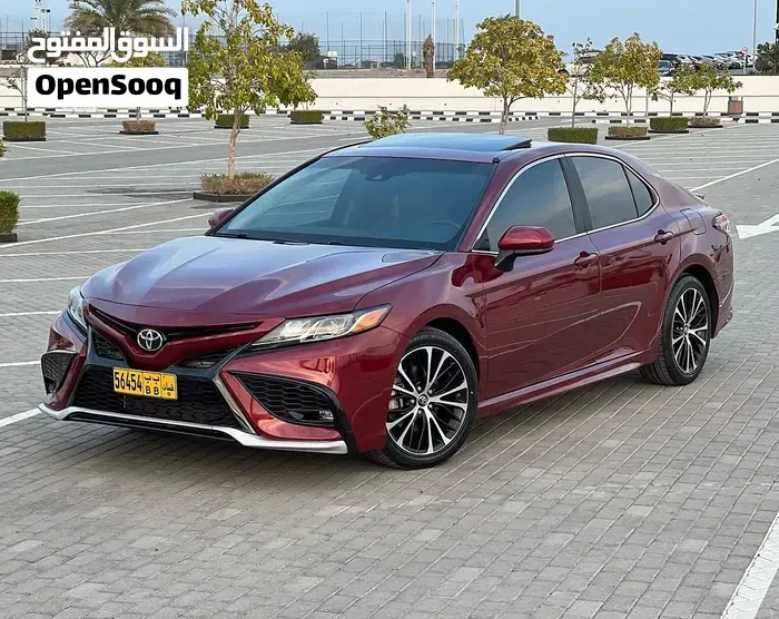 Toyota Camry 2018 photo 2