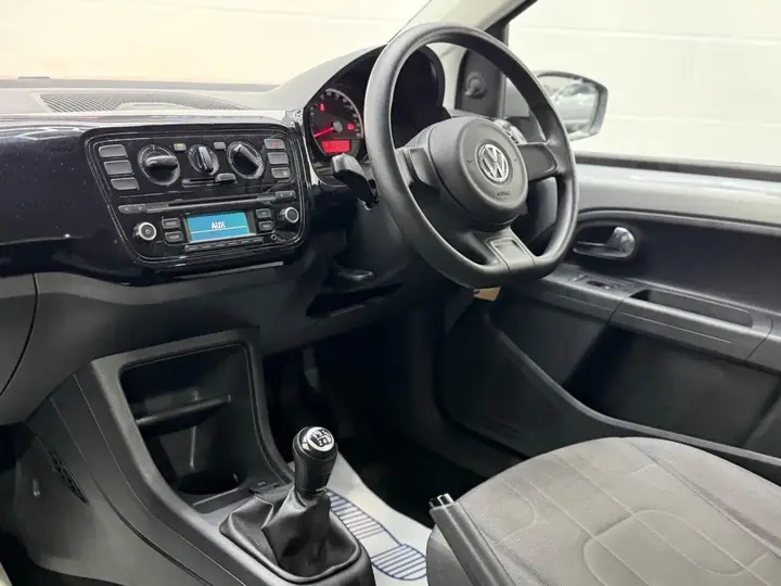 Volkswagen Up 2013 photo 3