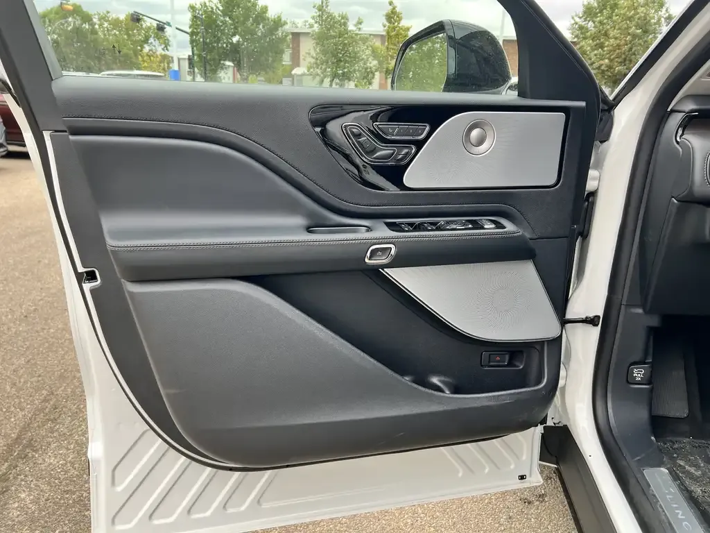 Lincoln Aviator 2027 photo 5