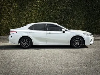 Toyota Camry 2021 photo 2