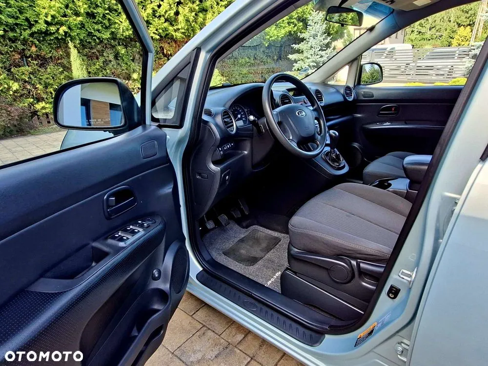 Kia Carens 2009 photo 5