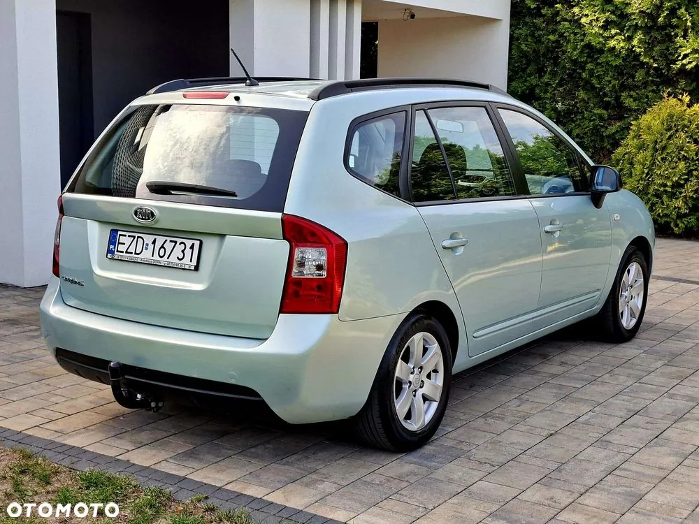 Kia Carens 2009 photo 3