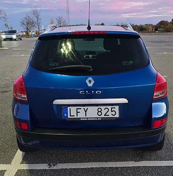 Renault Clio 2011 photo 2