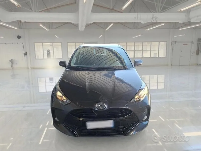 Toyota Yaris 2022 photo 2
