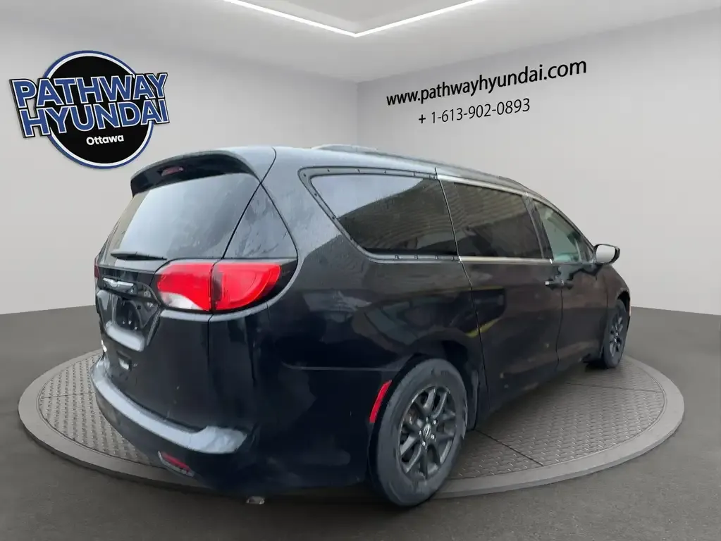 Chrysler Pacifica 2017 photo 4