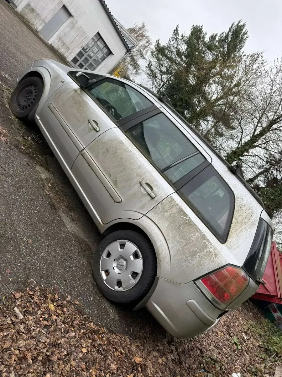 Opel Zafira Tourer 2005 photo 3