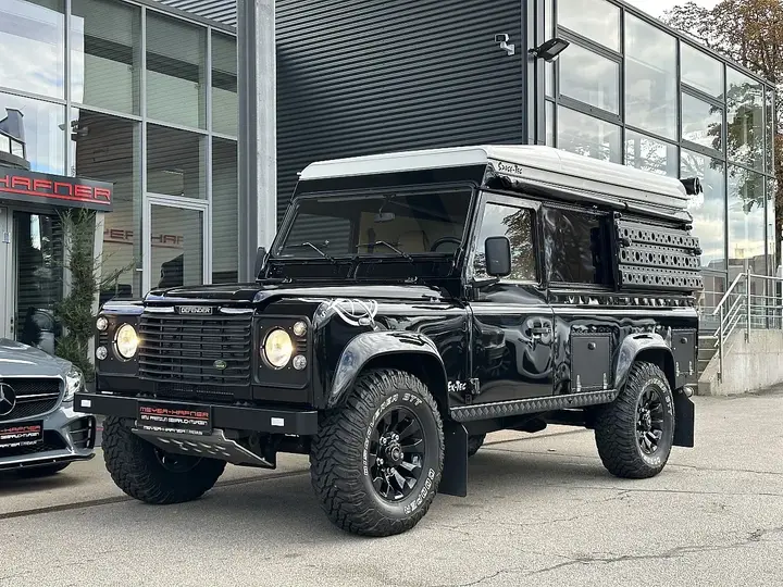 Land Rover Defender 110 2006 photo 2