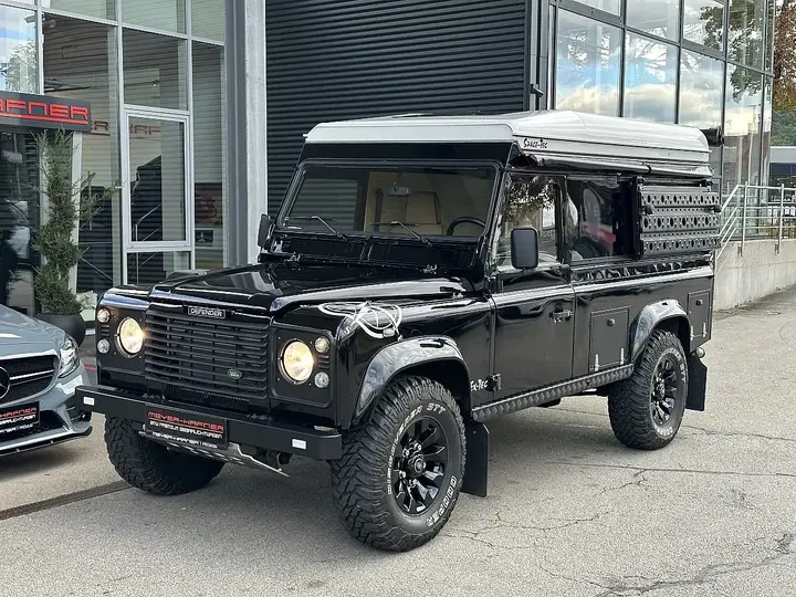 Land Rover Defender 110