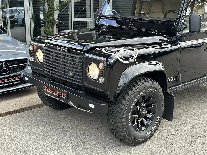 Land Rover Defender 110 2006 photo 3