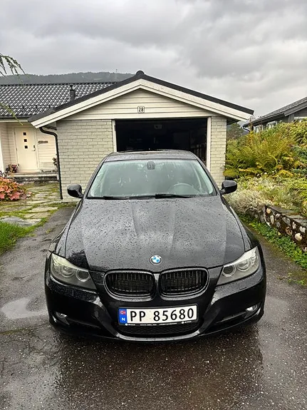 BMW 316D 2010 photo 2