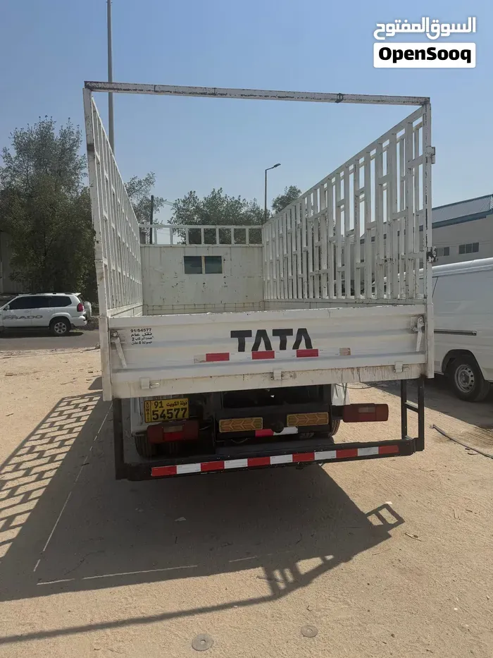 Tata 613 2013 photo 4