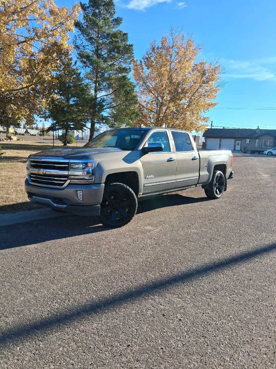 Chevrolet High Country 2017 photo 2