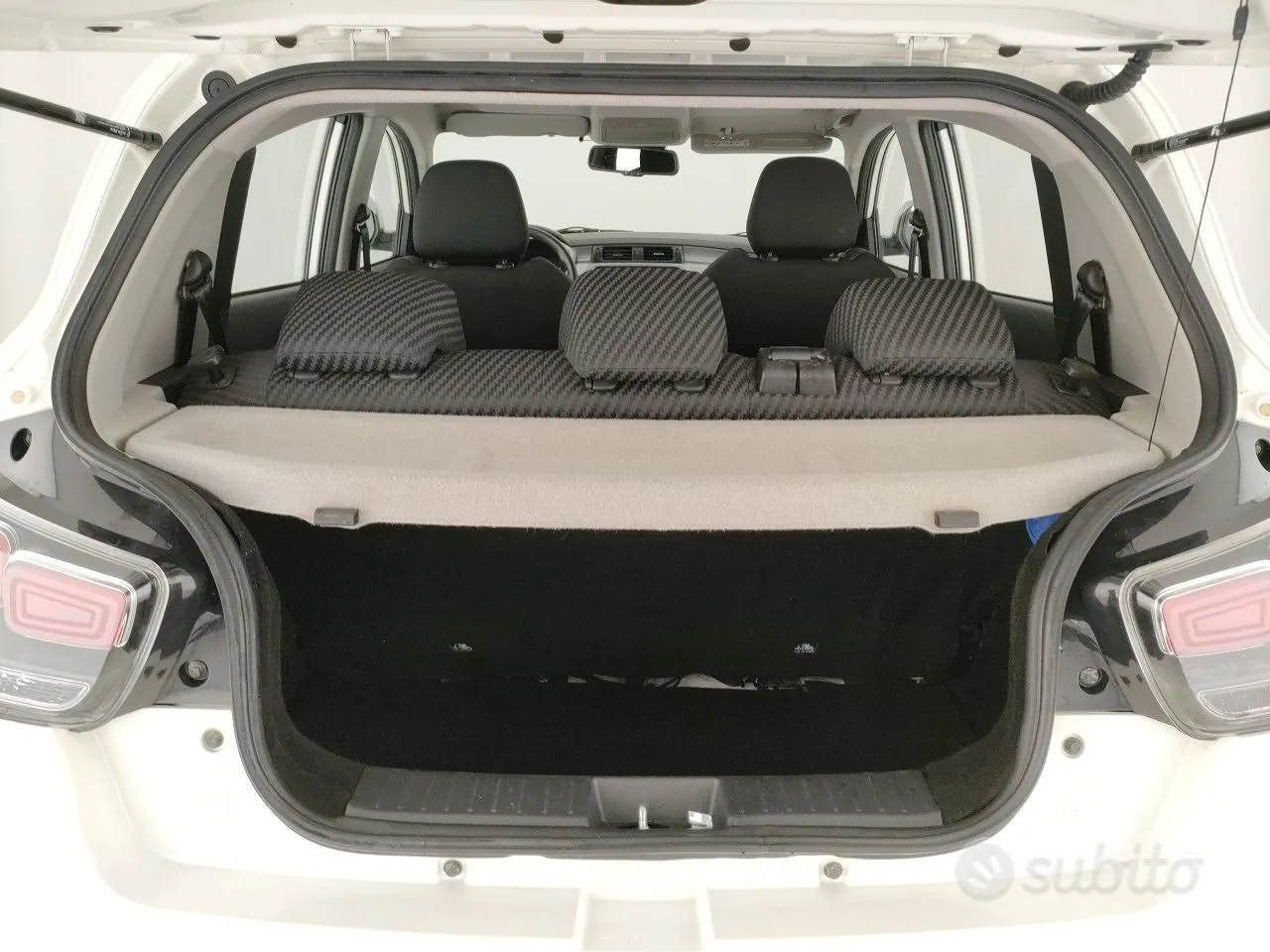 Mahindra Kuv100 2025 photo 4