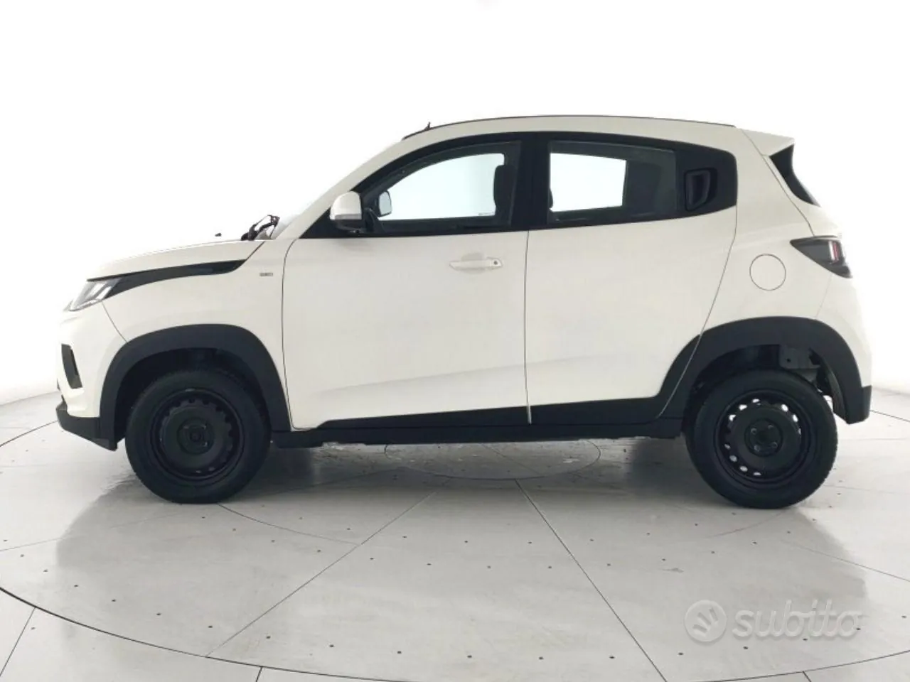 Mahindra Kuv100 2025 photo 2