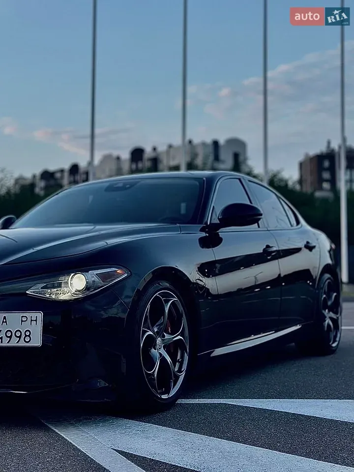 Alfa Romeo Giulia 2017 photo 2