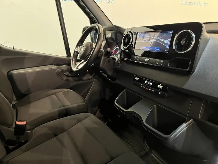 Mercedes-Benz Sprinter 2024 photo 3