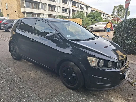 Chevrolet Aveo 2013 photo 2